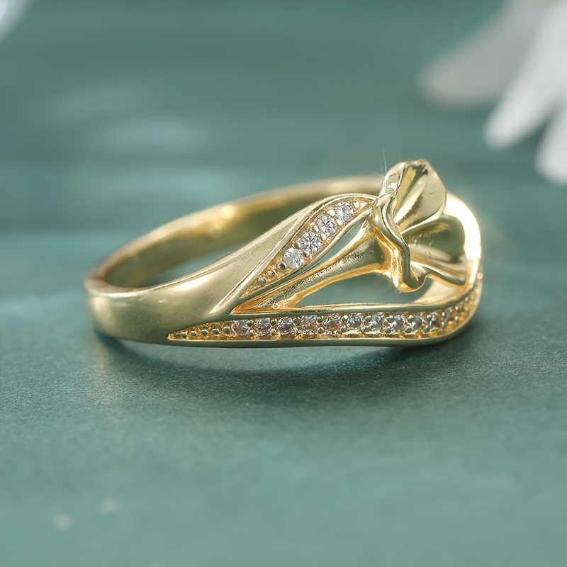 Women's Romantic Flower Design Ring Inlaid with Zirconia